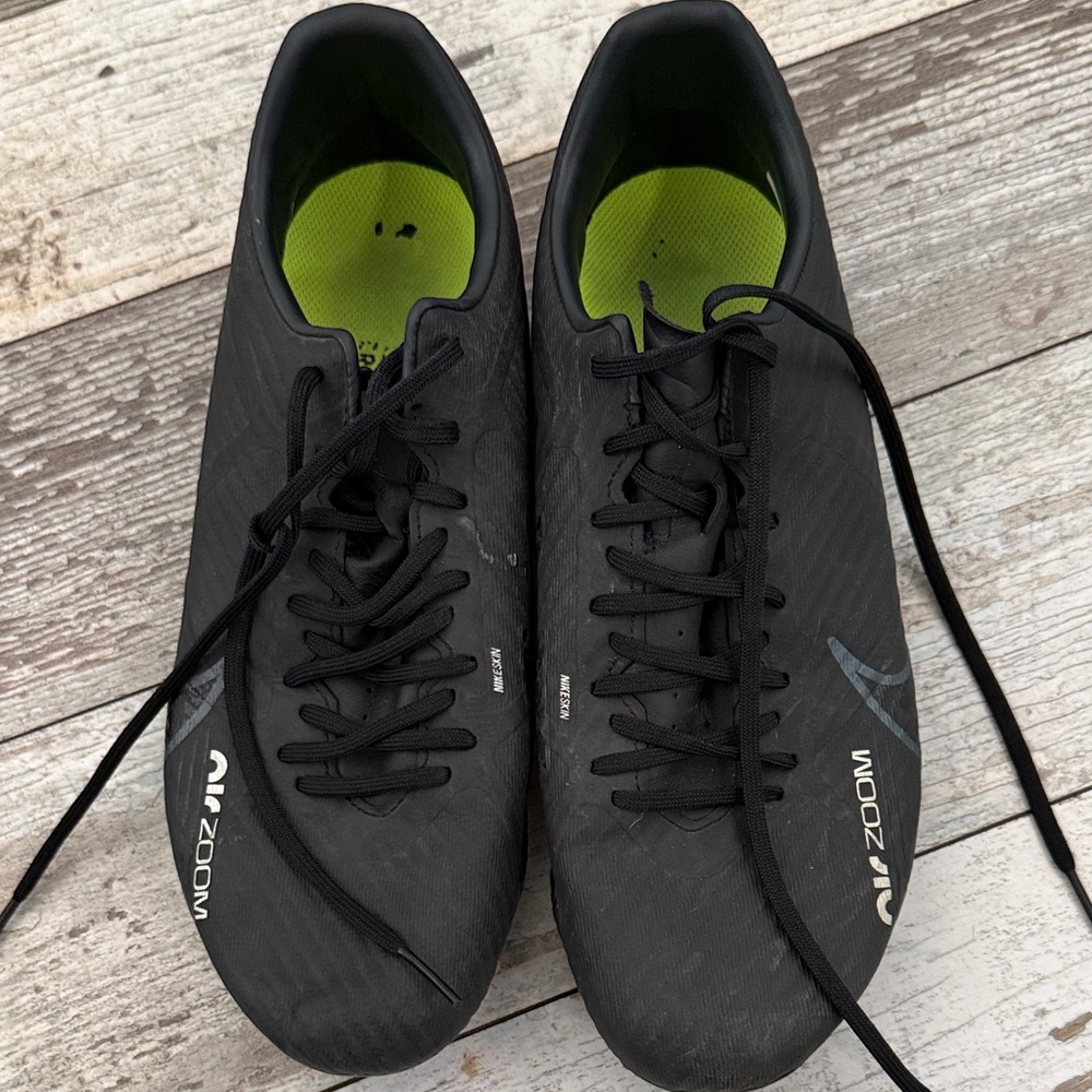 Nike Zoom soccer cleats size 8.5 mens